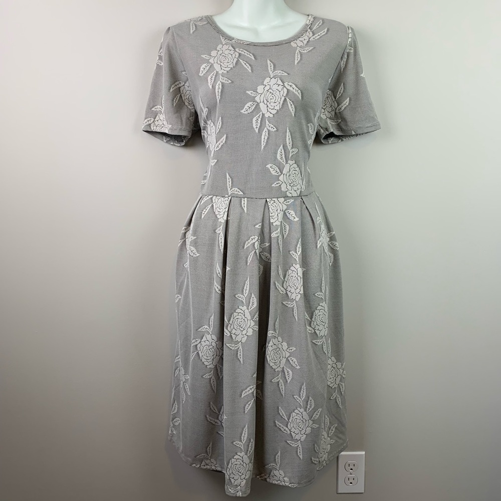 LuLaRoe Amelia Dress Size XL black white stripe